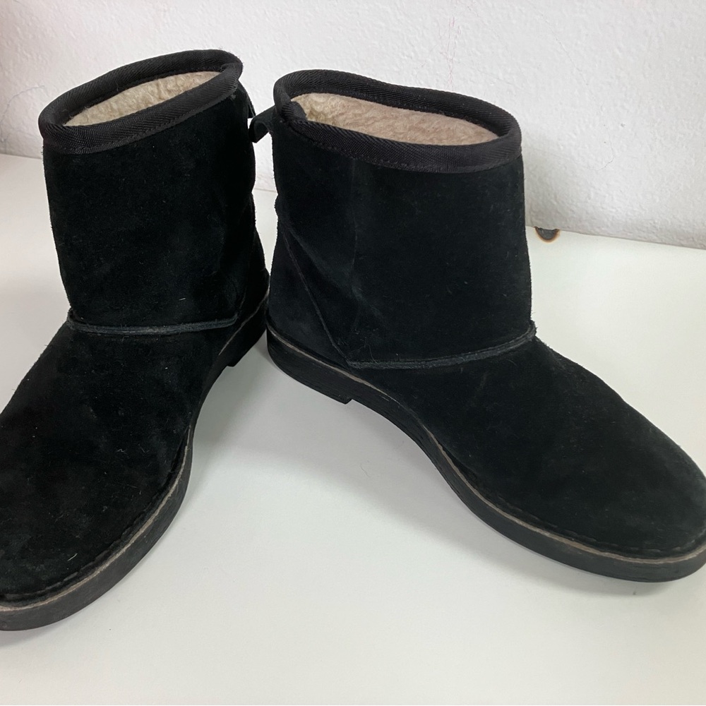Clarks Black Suede Ankle Boots – Women’s Size 8